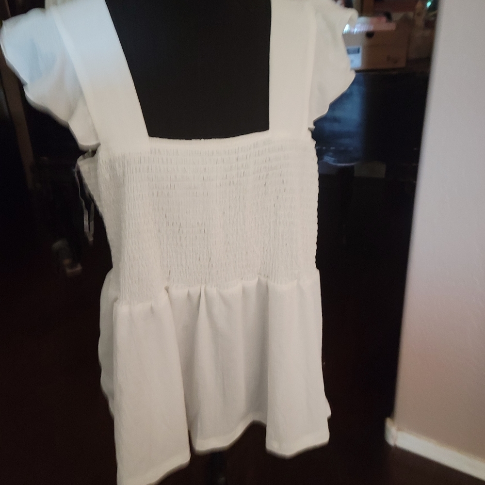 Cute top nwt by Full circle trends sz 2xl